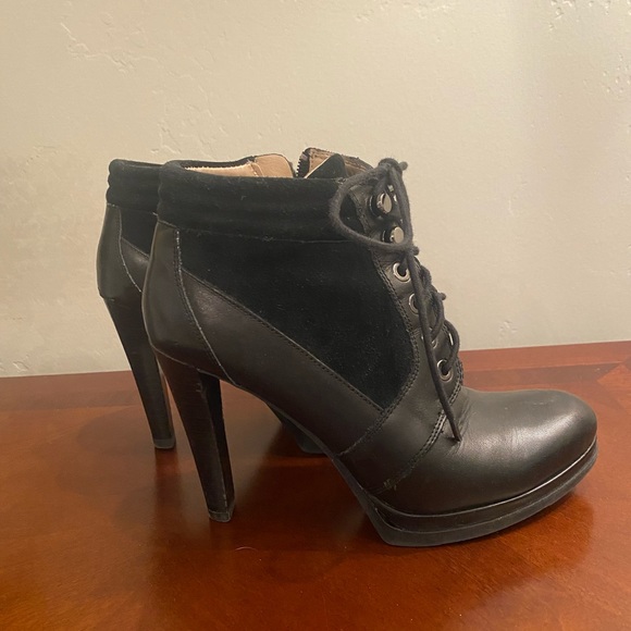 Black French Connection size 8 booties - Picture 3 of 3